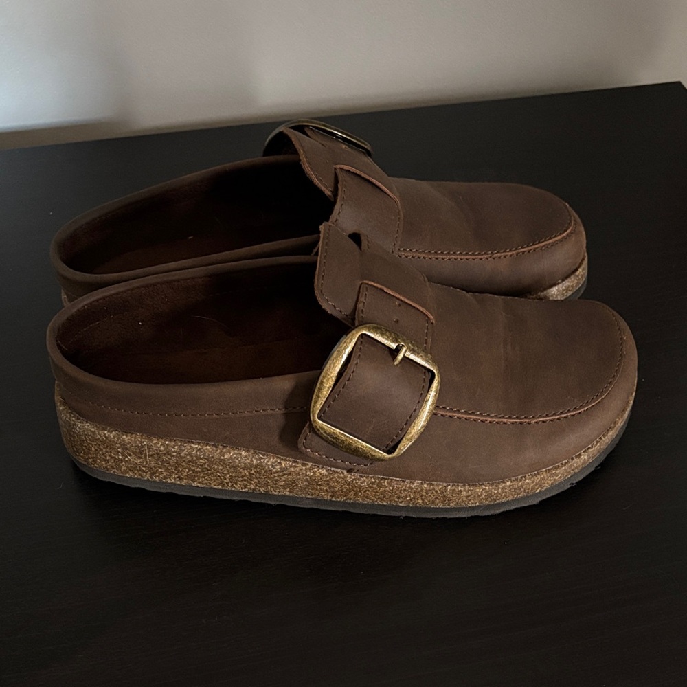 Women’s slip on shoes - Picture 2 of 6